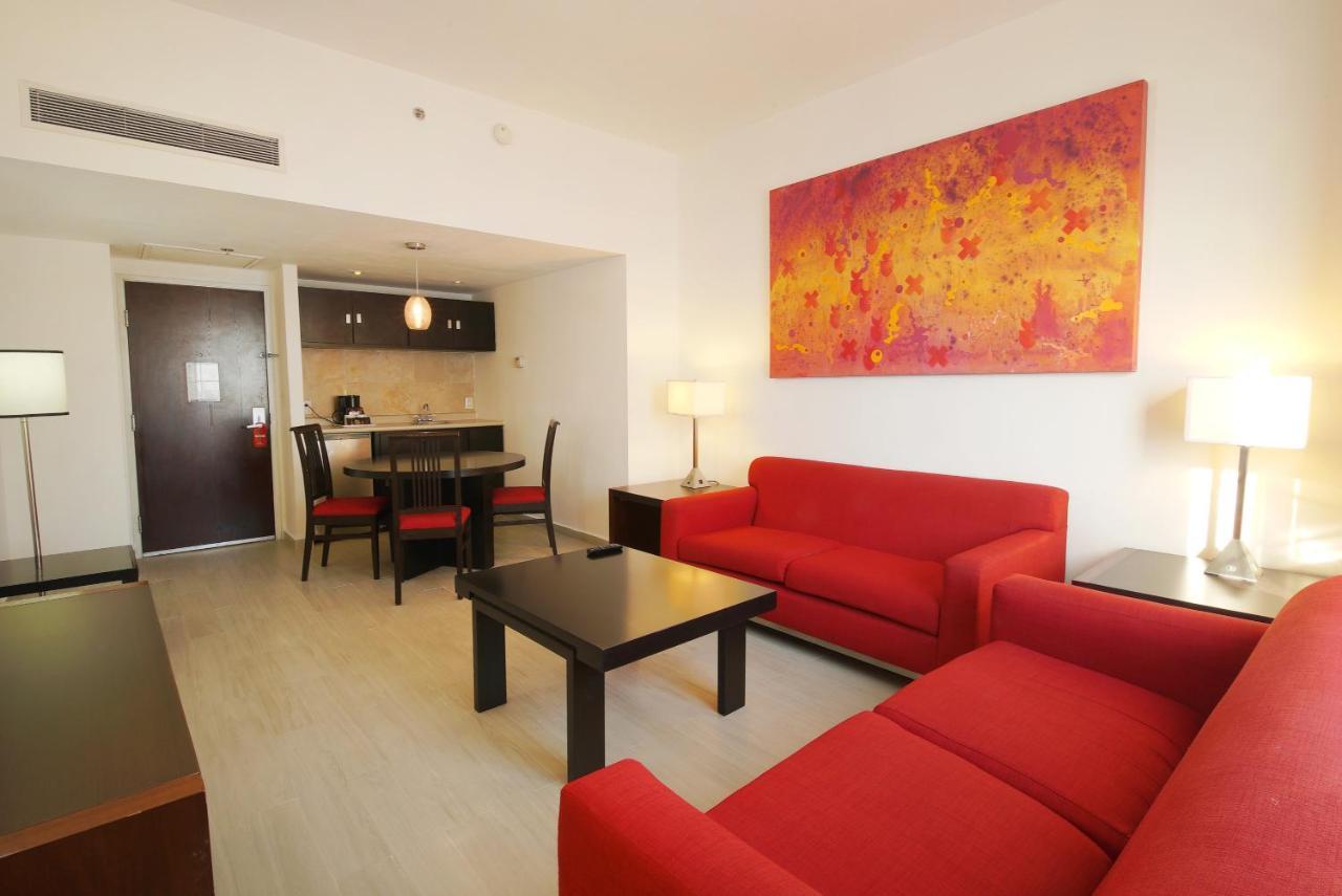 Fiesta Inn Express Сьюдад-Обрегон Экстерьер фото